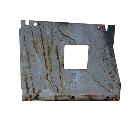 Underplåt under tank